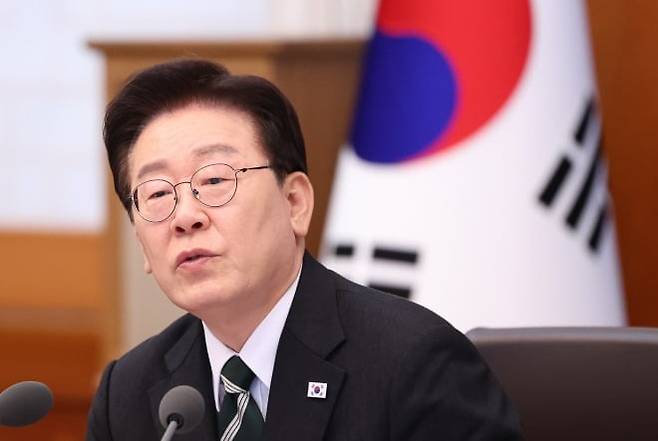 이재명 대통령이 28일 청와대에서 열린 국무회의에서 발언하고 있다 / 연합뉴스