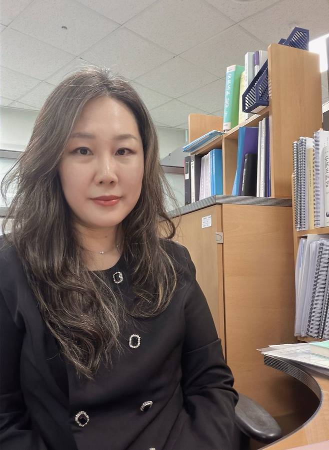 인공지능(AI) 챗봇인 암호화자산 정보교환규정(CARF) 네비게이션을 개발한 조성아 재정경제부 사무관. 조 사무관은 재경부 내 AI 역량 강화 교육을 받고 AI 챗봇을 기획 개발해 주목을 받았다. 재경부 제공
