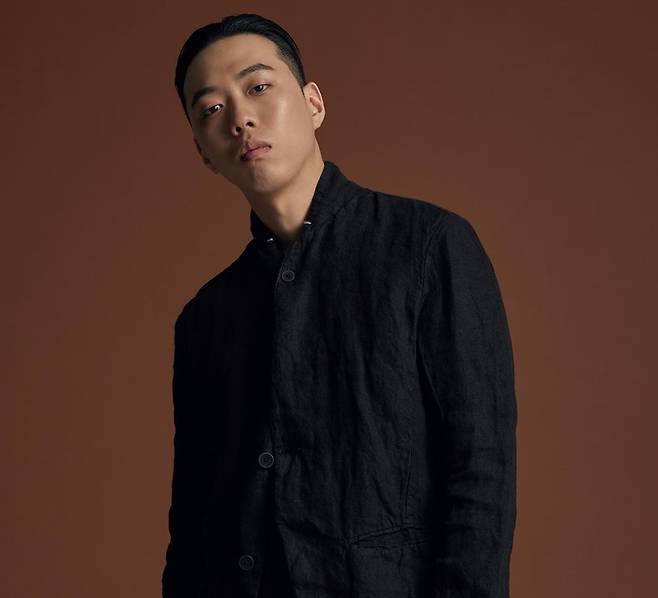 가수 비와이가 자신이 설립한 힙합 레이블 데자부 그룹 운영 종료를 알리며 실패를 인정한다고 고백했다. 데자부 그룹 제공