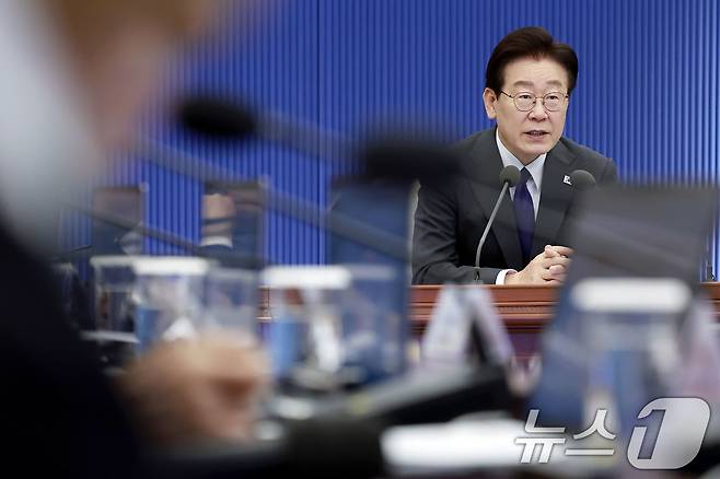 이재명 대통령이 4월 30일 청와대에서 열린 수석보좌관회의에서 발언하고 있다. (청와대통신사진기자단) 2026.4.30 ⓒ 뉴스1 이재명 기자