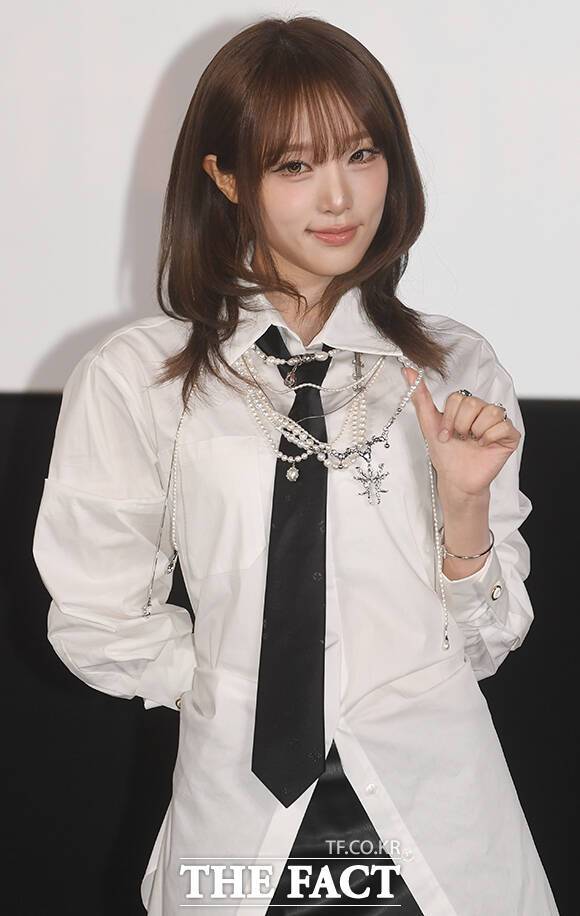 가수 최예나는 '캐치 캐치' 챌린지가 크게 인기를 얻으며 역주행에 성공했다. 최예나의 사례처럼 쇼츠가 음원차트에 끼치는 영향력은 날이 갈수록 커지고 있다. 사진은 최예나가 3월 11일 오후 서울 강남구 CGV 압구정에서 열린 기자간담회에 참석해 포즈를 취하고 있는 모습이다./박상민 기자