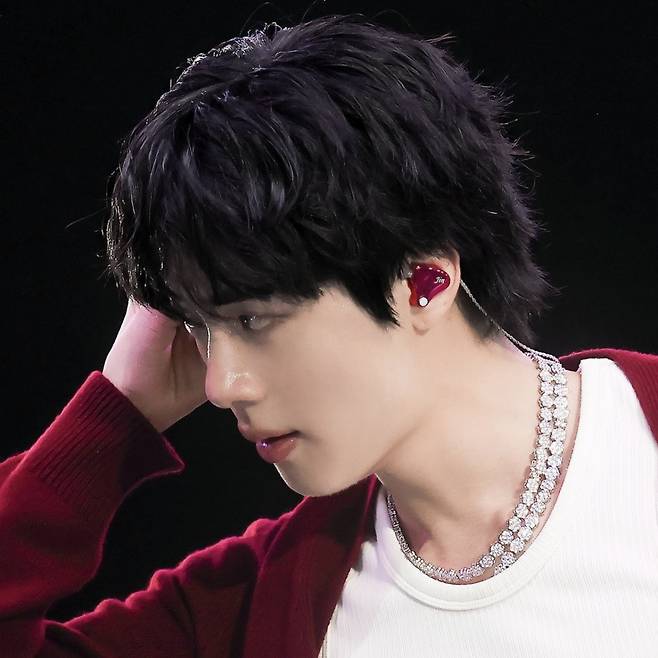 'Silver Voice SIREN JIN' 방탄소년단 진, 마이원픽 114주 연속 1위..월간랭킹 28개월 연속 정상
