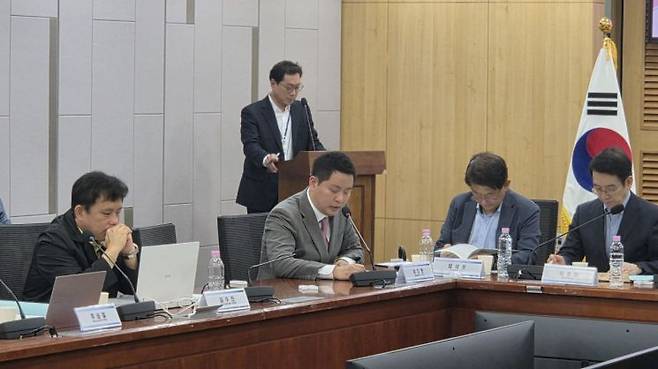 지난달 20일 오후 서울 여의도 국회의원회관 제1세미나실에서 개최된 '프랜차이즈 산업, 더 나은 내일을 위한 토론회'에서 이다연 동반성장연구소 이사가 기조발제를 하는 모습. 최석진 기자