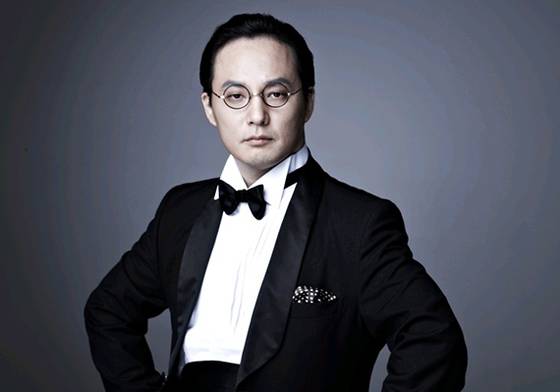 거침없는 입담으로도 사랑받았던 신해철은 2014년 46세를 일기로 생을 마쳤다.