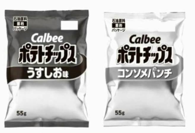 일본 제과업계 1위 기업 가루비(calbee)가 나프타 부족으로 잉크 공급에 차질을 빚자 주력 상품 포장을 흑백으로 바꾼다는 방침을 밝혔다./사진=X(옛 트위터) 갈무리