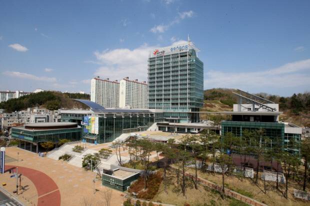 시청사 전경. 포항시 제공