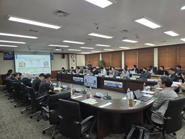 지난 8일 한전(KEPCO) AI 협의체 킥-오프 행사 참여 모습. 페르소나AI 제공