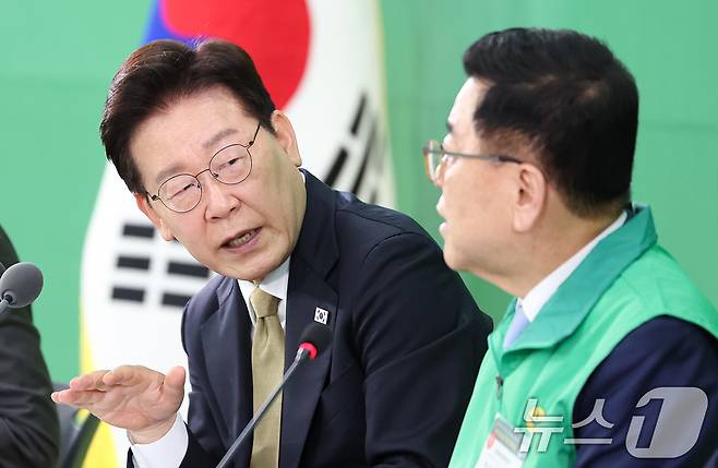 이재명 대통령이 14일 경기 성남 새마을운동중앙회에서 열린 새마을운동중앙회 현장 간담회에서 발언하고 있다. 2026.5.14 ⓒ 뉴스1 허경 기자