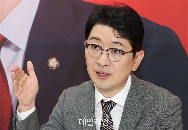 주진우 국민의힘 부산시장 예비후보가 6일 오전 부산 연제구 선거캠프에서 데일리안과 인터뷰를 하고 있다. ⓒ데일리안 홍금표 기자