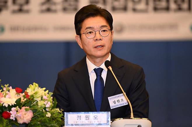 정원오 더불어민주당 서울시장 후보가 14일 서울 중구 대한상공회의소 국제회의장에서 열린 정원오 더불어민주당 서울시장 후보 초청 편집인협회 포럼에 참석해 발언하고 있다. 박시몬 기자