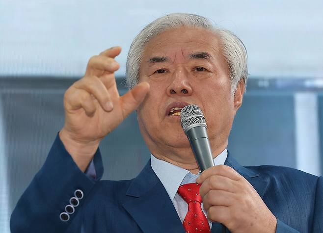 전광훈 사랑제일교회 목사가 11일 서울 성북구 사랑제일교회에서 열린 기자회견에서 발언하고 있다. 연합뉴스