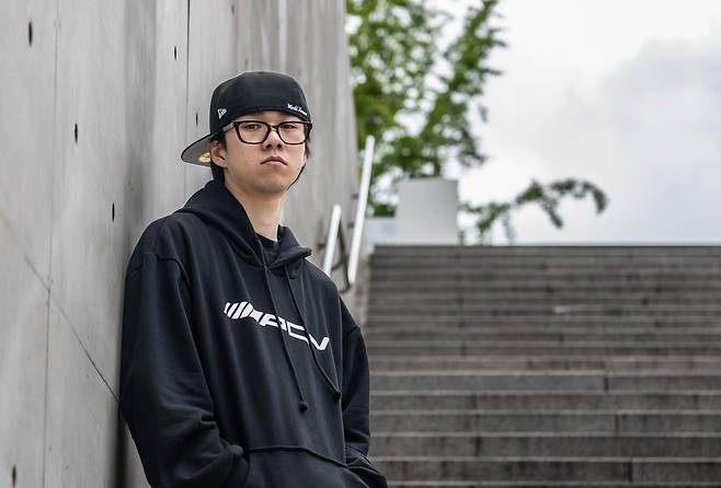 Raf Sandou poses during an interview with The Korea Herald at Yonsei University in Seodaemun-gu, western Seoul on May 7. (Yoon Chang-bin/The Korea Herald)