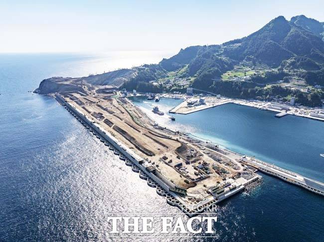 오는 2028년 개항 예정인 '울릉공항' 건설 공사가 5월 현재 전체 공정률 77.50%를 기록하고 있다. /울릉군