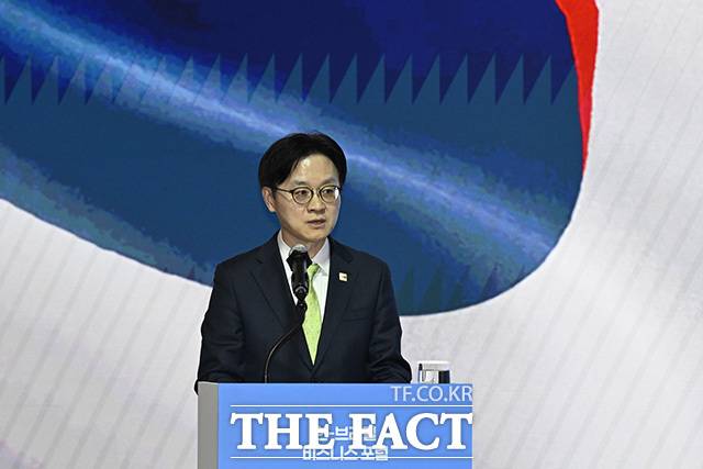 김정관 산업통상부 장관은 18일 서울 여의도 한국성장금융에서 '산업성장펀드 출범식 및 산업금융 전략회의'를 하고 혁신기업 성장과 산업생태계 강화 등을 지원할 산업금융 발전방안을 논의했다. 사진은 지난 2월 김 장관이 서울 중구 롯데호텔서울 크리스탈볼룸에서 열린 '한-브라질 비지니스 포럼'에서 발언하는 모습. /산업통상부