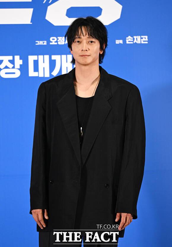 트라이앵글의 리더 현우 역을 맡은 강동원은 "시나리오를 읽었을 때 너무 재밌었다. 또 다른 액션 영화를 찍는다는 마음으로 도전했다"고 말했다. /이새롬 기자