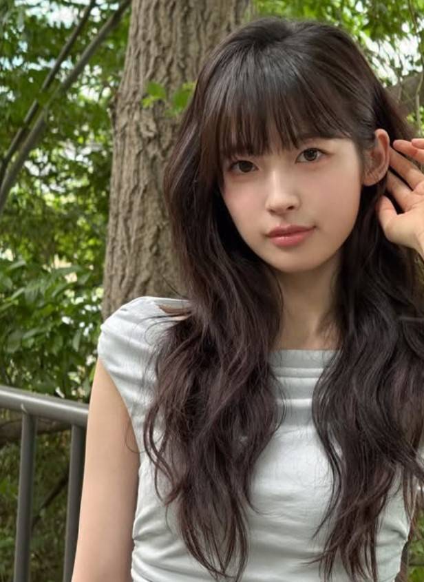 오마이걸 아린, 푸른 자연 속 청순 비주얼…“한 폭의 그림 같은 분위기” (출처:아린 인스타그램)