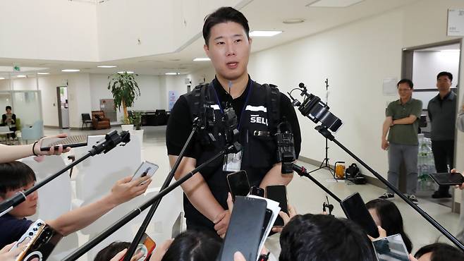 18일 오전 세종시 정부세종청사 중앙노동위원회에서 열린 삼성전자 2차 사후조정회의에 최승호 초기업노조 삼성전자지부 위원장이 참석하고 있다. /신현종 기자