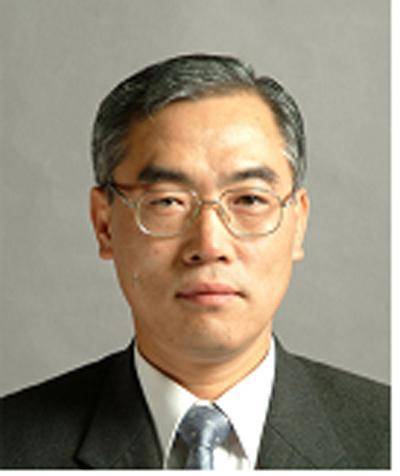 K-9 자주포의 개발 주역인 국방과학연구소(ADD)의 제5기술연구본부장 김동수 박사. 우리나라 육상무기 분야 최고 권위자였던 그는 2009년 과로로 순직했다. 연합뉴스