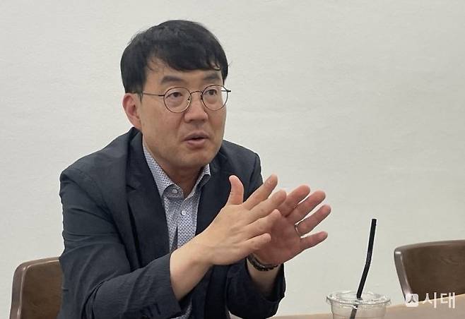 신재용 서울대 경영학과 교수가 18일 서울대 SK홀에서 기업 성과급 기준에 대해 말하고 있다./사진=전나경 인턴기자