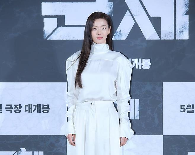 배우 전지현이 '군체'에 출연한다. / 사진제공=쇼박스