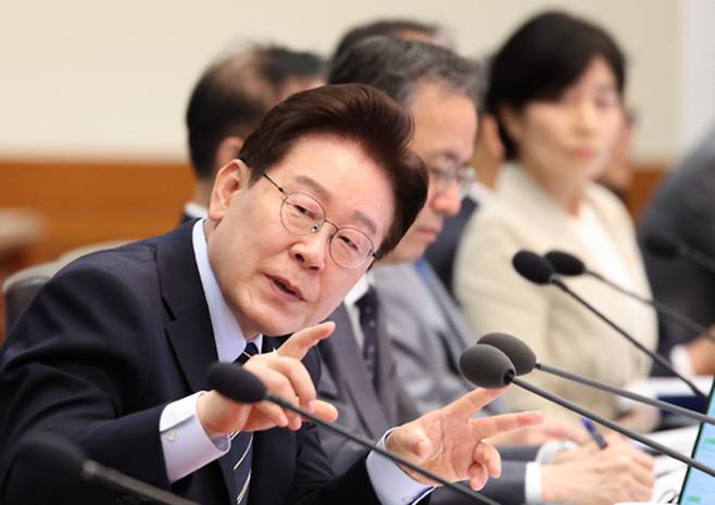 ▲ 이재명 대통령이 20일 청와대에서 열린 국무회의 겸 비상경제점검회의에서 발언하고 있다. /연합뉴스