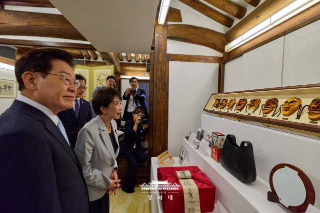 한일 정상들의 외교장으로 자리잡은 안동과 하회마을이 세계적 관광지로 자리잡을 전망이다. 청와대 제공
