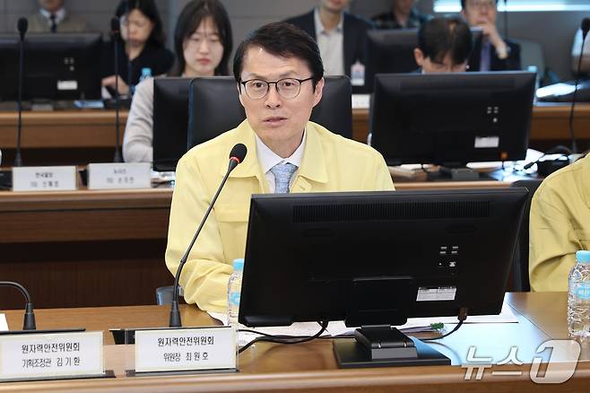 최원호 원자력안전위원회 위원장이 지난 19일 울산 울주군 새울 원자력발전소에서 출입기자단과 현장 간담회를 갖고 있다. (원자력안전위원회 제공. 재판매 및 DB금지) 2026.05.20/뉴스1