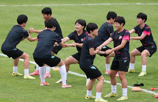경기 앞두고 훈련하는 내고향축구단 선수들 <저작권자(c) 연합뉴스, 무단 전재-재배포, AI 학습 및 활용 금지>