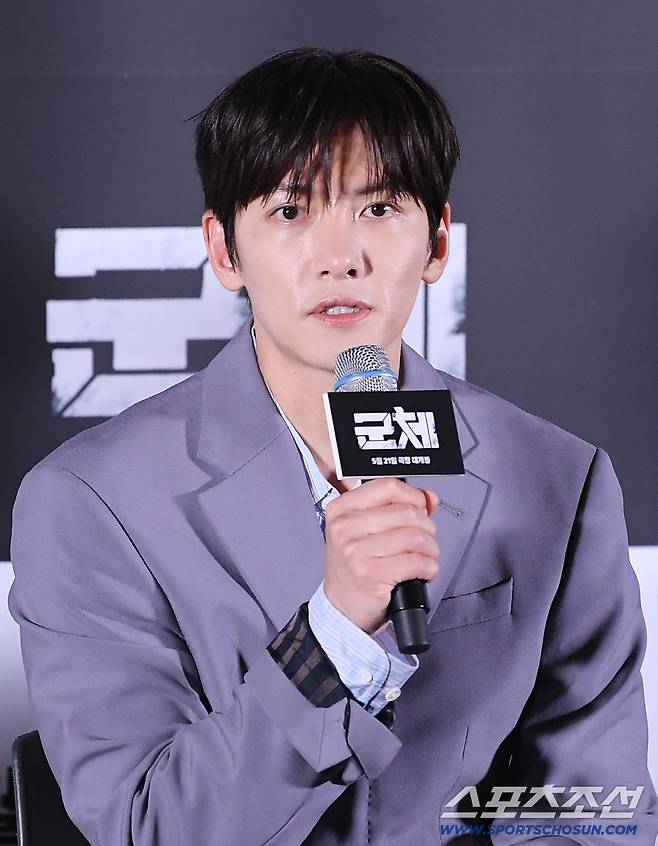 영화 '군체'의 언론 시사회 및 기자간담회가 20일 오후 서울 CGV용산에서 열렸다. 지창욱이 질문에 답하고 있다. 정재근 기자 cjg@sportschosun.com/2026.5.20