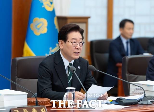 이재명 대통령이 4월 28일 청와대에서 주재한 제18회 국무회의 겸 제6차 비상경제점검회의에서 발언하고 있다. /청와대