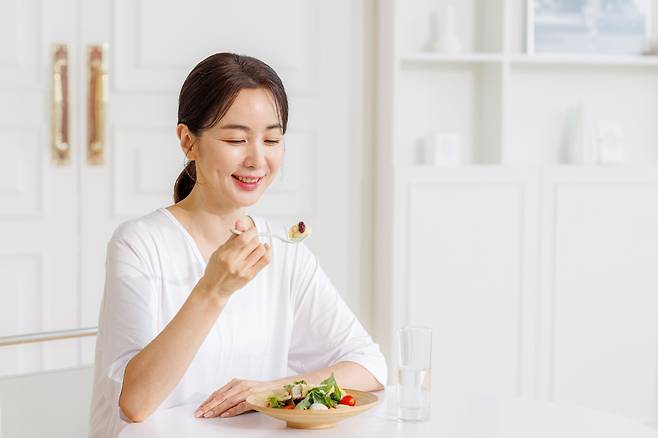 미국 의사들이 40대 이후 실천하면 좋은 식습관을 소개했다. /클립아트코리아
