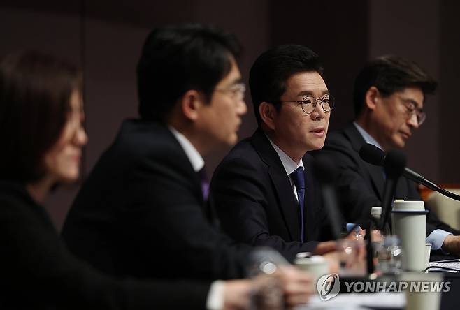 질문 답하는 정원오 (서울=연합뉴스) 이지은 기자 = 더불어민주당 정원오 서울시장 후보가 20일 서울 중구 한국프레스센터에서 열린 관훈토론회에서 패널들의 질문에 답하고 있다. 2026.5.20 jieunlee@yna.co.kr