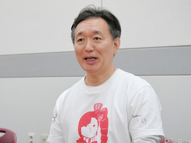 '이세계의 마녀군주' 니이카와 소헤이 PD가 '플레이엑스포' 행사장을 찾았다.