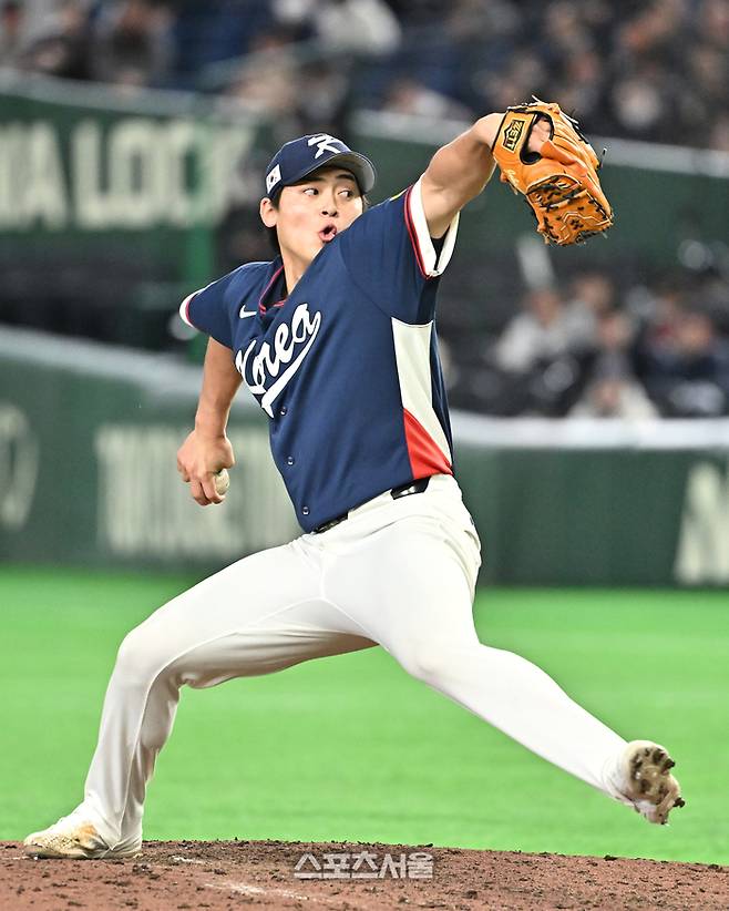 대한민국 야구대표팀의 조병현이 9일 일본 도쿄 도쿄돔에서 열린 2026 월드베이스볼클래식(WBC) 조별리그 호주와의 경기 9회말 힘차게 공을 던지고 있다. 도쿄(일본) | 박진업 기자 upandup@sportsseoul.com