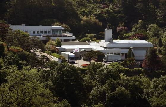 2022년 5월 9일 서울 용산구 한남동 외교부 장관 공관의 모습. 관저 인테리어 및 이전 공사를 마치고 윤석열 전 대통령의 관저로 사용됐다. 뉴스1
