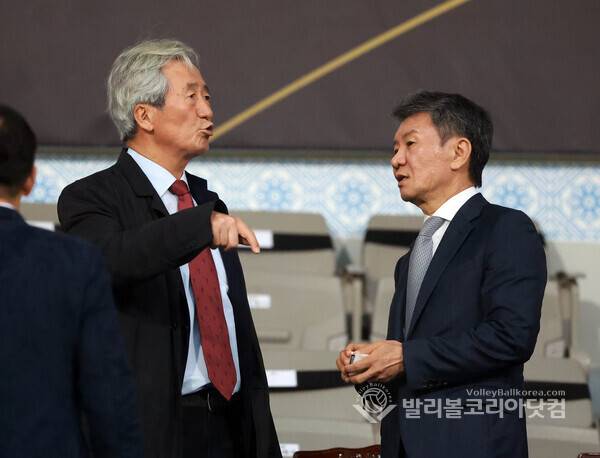 아산재단 정몽준 이사장과 대한축구협회 정몽규 회장.2026.5.20.
