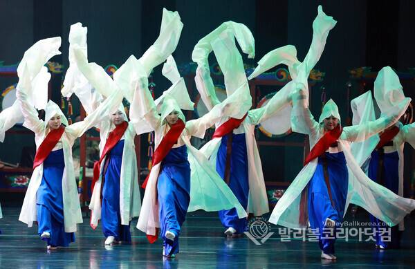 故 이애주 5주기, 제자들 '큰 나무 이야기' 공연…전통춤과 굿으로 삶·죽음 잇다.(사진=김경수 기자/ 발리볼코리아닷컴. 2026.5.19)