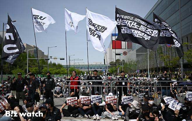 지난 4월 23일 경기 평택시 삼성전자 평택캠퍼스 앞에서 삼성전자 노동조합 공동투쟁본부의 '투명하게 바꾸고, 상한폐지 실현하자' 투쟁 결의대회가 열리고 있다./사진=이명근 기자 qwe123@