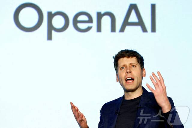 샘 알트먼 오픈AI 최고경영자(CEO)가 2025년 2월3일 일본 도쿄에서 열린 기업 대상 AI 홍보 행사에 참석해 발언하고 있다. 2025.02.03 (사진=로이터/뉴스1)