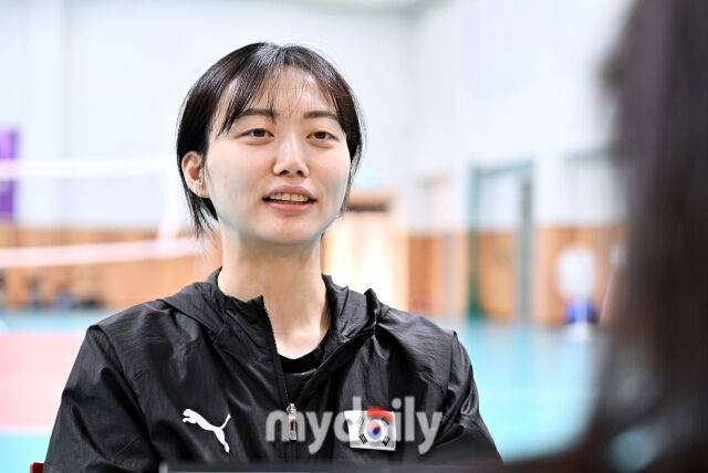 현대건설 세터 김다인이 한국 여자배구 대표팀 소집 이후 7일 진천선수촌에서 인터뷰에 임하고 있다./진천=송일섭 기자