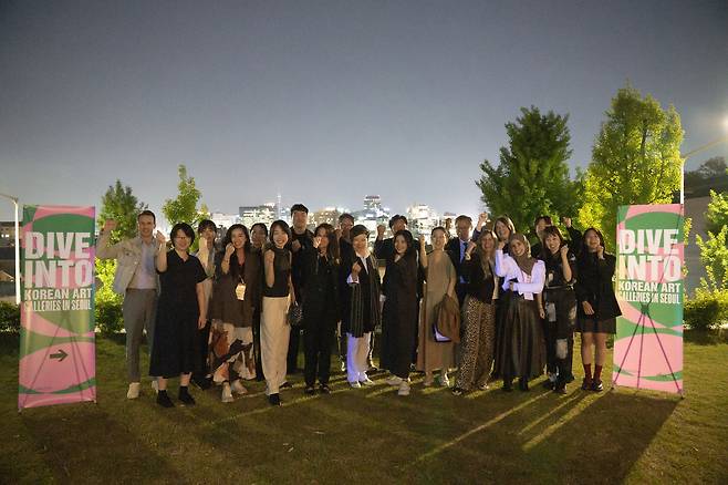 예술경영지원센터의 상반기 해외인사 초청 프로그램 ‘다이브 인투 코리안아트’프로그램 일환으로 지난 4월 하순 방한한 아시아 지역 아트페어 디렉터들이 키아프서울, 아트부산 등 국내 주요 아트페어 디렉터들이 함께 모여 미술시장의 발전적 미래를 논의했다. /사진제공 예술경영지원센터