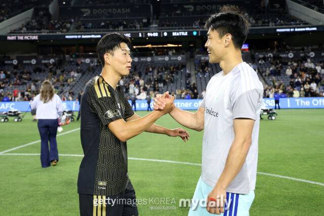 LAFC의 손흥민과 시애틀의 김기희가 2026년 5월 미국 LA에서 열린 2026시즌 MLS 경기에서 맞대결을 펼쳤다./게티이미지코리아