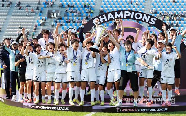 내고향축구단, 아시아여자챔피언리그 우승, 기뻐하는 선수들.(사진=김경수 기자/ 2026.5.23.)
