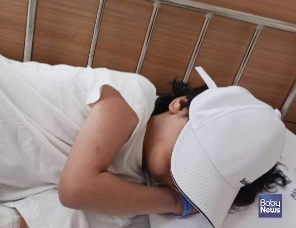김재영 오티톤메디컬의 막내 아들. 김재영 대표는 막내아들이 아파서 병원에 갔지만 당시 코로나로 의료체계가 무너지면서 응급실에서 제대로 진료를 받을 수 없었던 사건을 계기로, AI 기반 스마트 체온계 '닥터인홈(Doctor In Home)' 개발을 시작했다. ⓒ오티톤메디컬