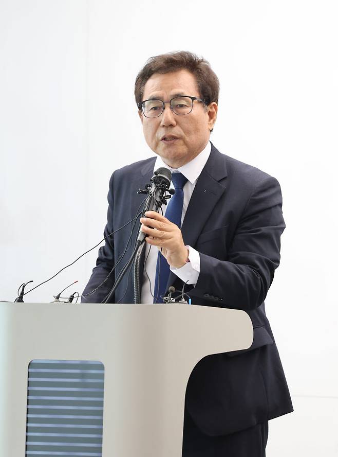 한만중 서울시교육감 후보가 26일 오전 서울시교육청에서 열린 기자회견에 참석해 발언하고 있다. (사진=서울시교육청)