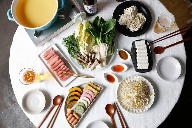 청경채는 잎이 부드럽고 줄기 부분은 아삭한 식감으로 뜨거운 육수에 살짝 익혀 먹기 좋고 보기에도 좋아 손님맞이 요리로 제격이다. 클립아트코리아 제공