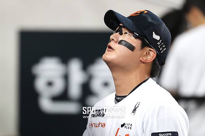 ▲ 올 시즌 이해하기 어려운 급격한 제구 난조로 한화뿐만 아니라 리그 전체의 이슈를 몰고 다니고 있는 김서현 ⓒ곽혜미 기자