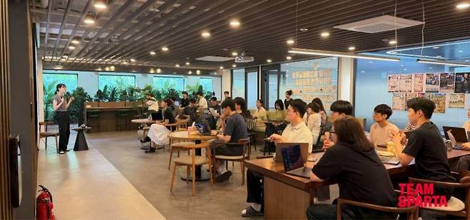 팀스파르타 임직원들이 전사 AX 해커톤에 참여한 모습. 팀스파르타