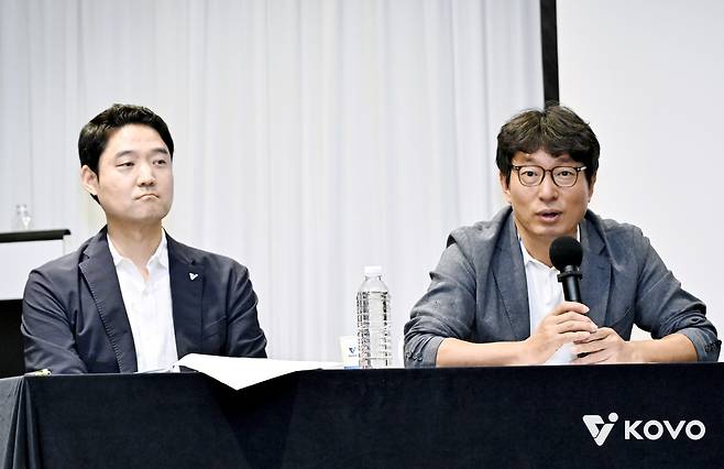 KOVO 경기운영팀 장경민 팀장, 백정현 KBSN 스포츠본부장(왼쪽부터). 사진제공=KOVO