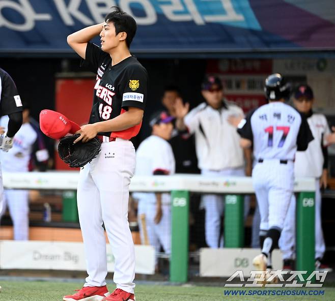 29일 잠실야구장에서 열린 KIA와 LG의 경기. 1회말 1사 1루 이의리가 오스틴에 선취 1타점 적시타를 허용하며 아쉬워하고 있다. 잠실=허상욱 기자wook@sportschosun.com/2026.05.29/